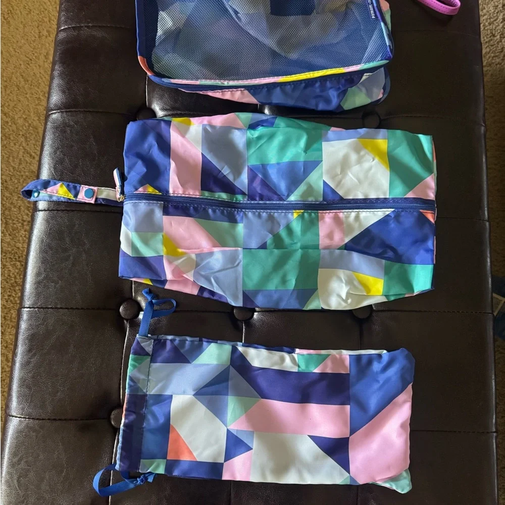 Geometric Travel Packing Cubes Set